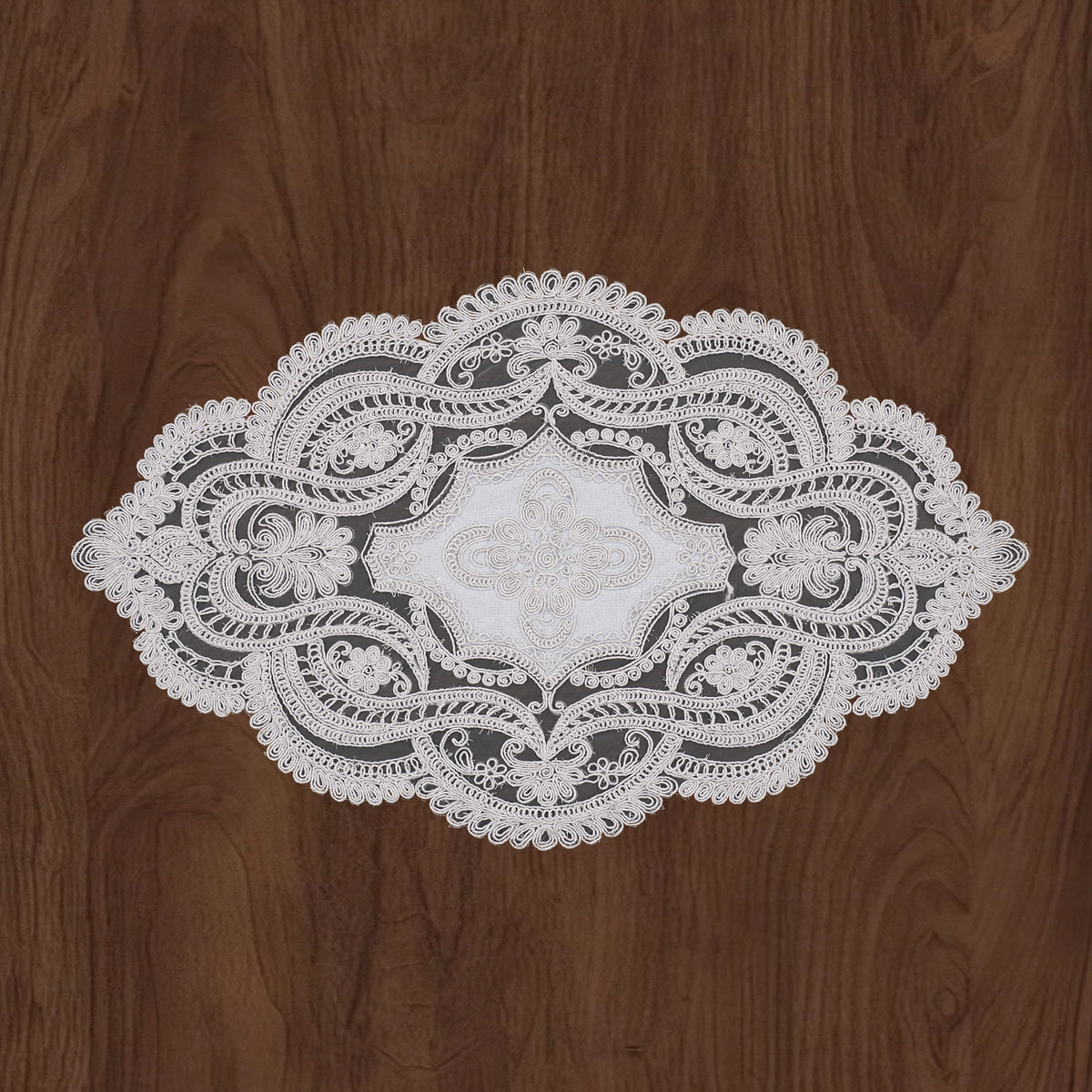 Inaya Table Linen Set