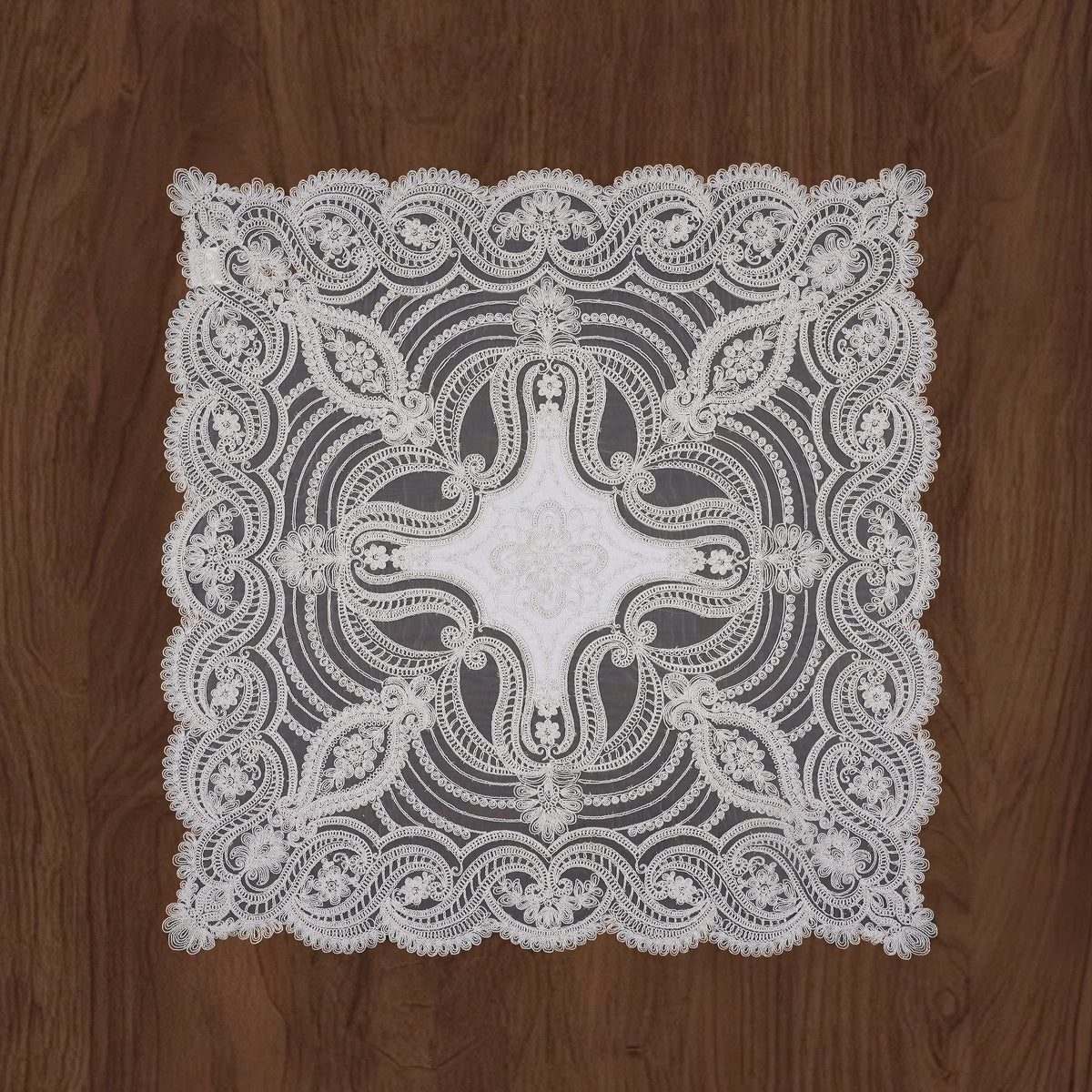 Inaya Table Linen Set
